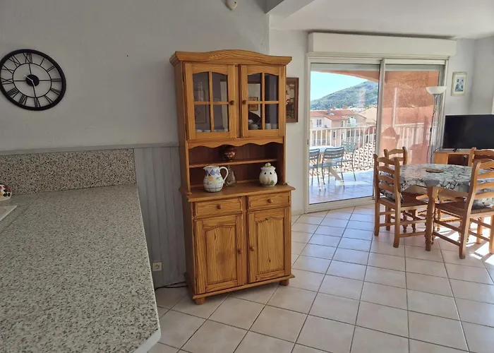 Face A La , Recent Equipe Apartment Port Vendres
